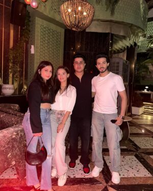 Nishi Saxena Instagram - Good times and great company—a night well spent
.
.
.
@bulachdelhi