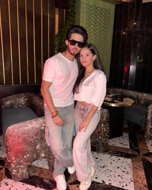Nishi Saxena Instagram - Good times and great company—a night well spent
.
.
.
@bulachdelhi