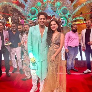 Nishi Saxena Instagram - Star Parivar Awards 2024!❤️🫶
.
Styled by @styledbykashishmutha 
Outfit by @mireyasanya 
Makeup by @meenalvidhani 
Jewellery @sorayaajewels_ 
Hairstylist @hairstylist_shobhapawar 
.
.
.
#starplus #anupama #dimpy #behindthescene #starparivaarawards