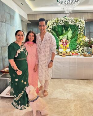 Nishi Saxena Instagram - Happy Ganesh Chaturthi Everyone! Ganpati Bappa Morya!🤍🎉