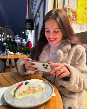 Nishi Saxena Instagram - Tried the trending milkcake at Café Leto in London and let’s just say… I get the hype now!😍
.
.
.
.
.
.
#cafeleto #london #travelphotography #nishisaxenaa #londondiaries