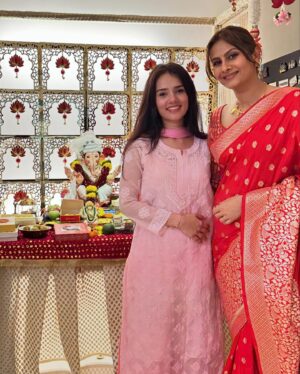 Nishi Saxena Instagram - Happy Ganesh Chaturthi Everyone! Ganpati Bappa Morya!🤍🎉