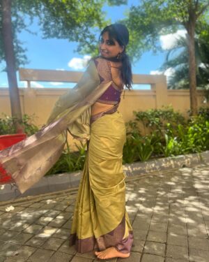 Nishvika Naidu Instagram - Caption kodi please ?