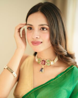 Nitanshi Goel Instagram - Dekhte hee rahoge ya comment bhi karoge 💚