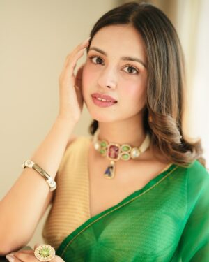 Nitanshi Goel Instagram - Dekhte hee rahoge ya comment bhi karoge 💚