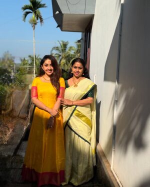Nithya Das Instagram - An elder sister is like a second mother, always there to guide and protect❤️🧿🧿🧿🧿🧿
