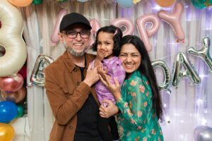 Nusrat Imroz Tisha Instagram - You are my sunshine,my only sunshine,
you make me happy,when sky is grey. 
You never know this. 
How much I love you. 
Please don’t take my sunshine away.
Happy birthday my princess Ilham Nusrat Farooki.
Please pray for my little princess 👸. 
PC: @zutons_snapshoot 
#tisha #imrose #nusratimrosetisha #ilhamnusratfarooki #happybirthday #myprincess