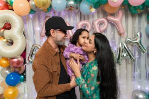 Nusrat Imroz Tisha Instagram - You are my sunshine,my only sunshine,
you make me happy,when sky is grey. 
You never know this. 
How much I love you. 
Please don’t take my sunshine away.
Happy birthday my princess Ilham Nusrat Farooki.
Please pray for my little princess 👸. 
PC: @zutons_snapshoot 
#tisha #imrose #nusratimrosetisha #ilhamnusratfarooki #happybirthday #myprincess