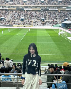 Oh Ha-young Instagram - 내가 지금 보고 있는 게 게임이 아니라 현실이 맞는지...⚽️
레전드들의 경기 볼 수 있음에 감동받고 또 감사했습니다❤️
#넥슨아이콘매치