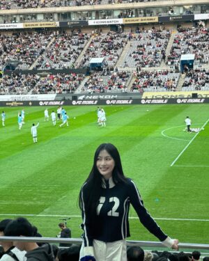 Oh Ha-young Instagram - 내가 지금 보고 있는 게 게임이 아니라 현실이 맞는지...⚽️
레전드들의 경기 볼 수 있음에 감동받고 또 감사했습니다❤️
#넥슨아이콘매치
