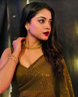 Oindrila Bose Instagram - 🌝🌹🌚