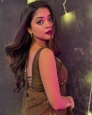Oindrila Bose Instagram - 🌝🌹🌚
