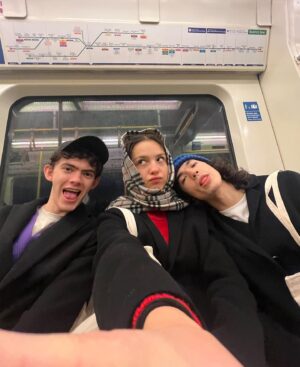Olivia Rodrigo Instagram - 🍁♥️🤓
