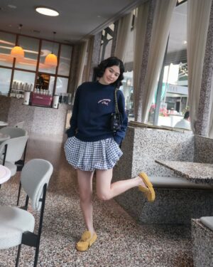 Oranicha Krinchai Instagram - Gingham day @founds.official 💙