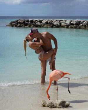 Oriana Marzoli Instagram - Me tienes enamorada Aruba*🦩🐠 estáis preparados para todas las fotos que voy a subir estos días? Ufff, os juro que no puedo estar más feliz aquí, todo es precioso, la gente es encantadora, el hotel, las playas, la comida…🌴😍✨ 

Aruba mi hai rubato il cuore* 🦩🐠 Ragazzi voi siete pronti per tutte le foto che pubblicherò in questi giorni?mi sonó innamorata di questo posto meraviglioso, della gente, dell’albergo, cibo, il mare…🌴😍✨