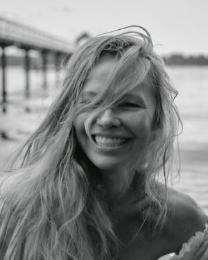 Pamela Anderson Instagram - My cookbook ‘I Love You’  is finally out and available everywhere… this is a dream come true and such a personal experience to go through and create for (and with) my family and now thoughtfully passed on to you all… Plant-based eating can be a challenge sometimes, I get it, but I hope this cookbook answers some questions, inspires and advocates for anyone curious and likes to try new things… It means the world to me that you trust me and can feel my heart enough to purchase my small contribution to try and make the world a better place—I believe in the human family… the gift that keeps on giving! 🤍

(Link in bio) 👩‍🌾

Love,
Pamela