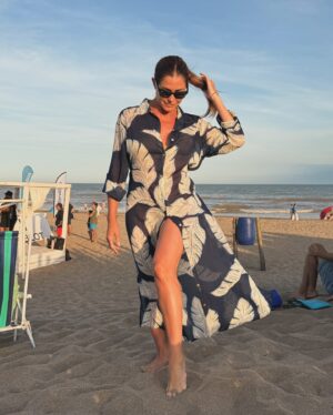 Pamela David Instagram - Disfrutando del #PoloBeach en @casamar.pinamar con este vestido camisero de @vars_ok 🫶🏻

@rickiprensa 🙌🏼