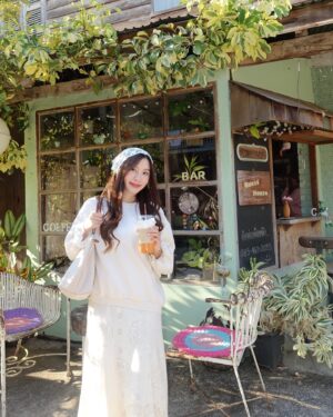 Pannin Charnmanoon Instagram - Life is a little sweeter in the country🍃🏡🌸🌽🪿💕