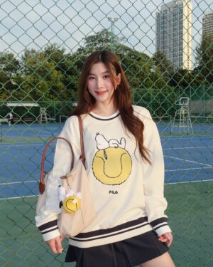 Pannin Charnmanoon Instagram - Living in the tennis dream🎾💛
#FILA #FILAxPeanuts #Snoopy #Peanuts #FILAThailand #ExplorewithFILA