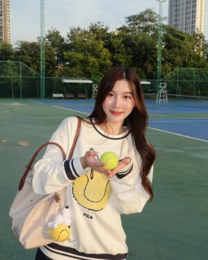 Pannin Charnmanoon Instagram - Living in the tennis dream🎾💛
#FILA #FILAxPeanuts #Snoopy #Peanuts #FILAThailand #ExplorewithFILA