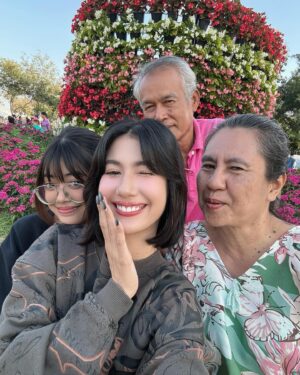 Paparwadee Chansamorn Instagram - Happy New Year 2025 🎉✨ สวัสดีปีใหม่นะค้าทุกคน 🙏🏻❤️🫶🏻✨ #hny2025