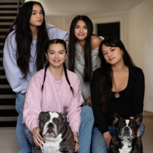 Paris Berelc Instagram - Merry Christmas and Happy Holidays 🤍