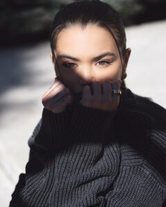 Actress Paris Berelc HD Photos and Wallpapers November 2024