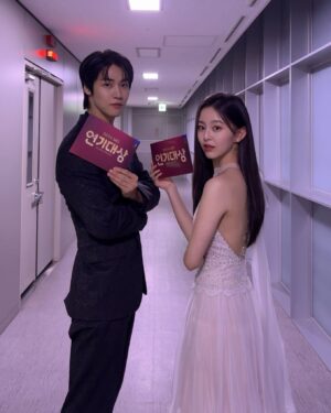 Park Ji-hu Instagram - #사계의봄 🌸🩷
그리고 깨알 수혁 🥹
