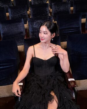 Park Ju-hyun Instagram - 오늘은 데뷔 5주년 ✨