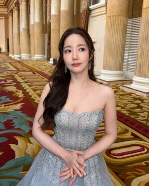 Park Min-young Instagram - 감사합니다 🩵