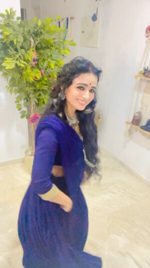 Parul Chauhan Instagram - 🥰🥰🥰🥰

Outfit @om_kumar_motiyani