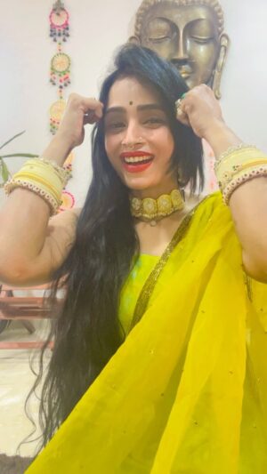 Parul Chauhan Instagram - ❤️❤️❤️

Outfit  @bsrdesigns 
Chuda @rajputi_chuda_store 😍😍😍😍