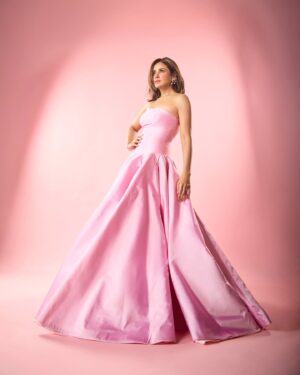 Parul Yadav Instagram - I am so glad and honoured to be a part of #IIFA in 2024 because now, in every sense, it truly means the  International Indian Film Awards by bringing the  five industries together - Tamil, Telugu, Kannada, Malayalam, and Hindi—as one family, one community: the Indian film industry. 

outfit:@maisontai
earrings: @mozaati
rings: @mozaati @houseofjskjewels
bracelets: @sonisapphire
Styled by - @mohitrai with @ruchikrishnastyles @teammrstyles
Assisted by - @parisajnani
Makeup: @makeupby_zainab_
Hair: @radhika_y_1
Haircut: salon_muah @ryandrozario

#IIFAUtsavam2024 #IIFA2024 #IIFAAwards2024
#IIFAFESTIVAL #YasIsland #InAbuDhabi #IIFAUtsavam #ParulYadav @iifa @iifautsavam