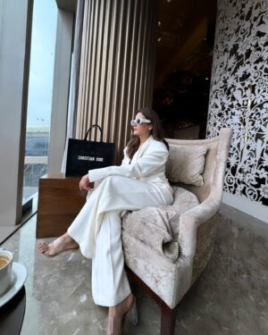 Parul Yadav Instagram - Gliding through the clouds with style as my co-pilot. ✈️✨ Next stop: #IIFAUtsavam, where stars aren’t just in the sky! 🌟

#IIFA2024 #AboveAndBeyond #IIFAAwards2024
#IIFAFESTIVAL #YasIsland #InAbuDhabi #NEXA #IIFAUtsavam2024 @iifa @iifautsavam