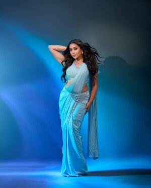 Parvathy R Krishna Instagram - Ladies and Gentleman , I’m back 🔥

📸 : @jibinartist @plan.b.actions [You Are The Best]
Outfit : @seemattitextiles 
Styling @styled_by_vinnyfrancis @vinny__francis
MUAH : @vasan_makeupartist
Accessories : @urvasi_ernakulam