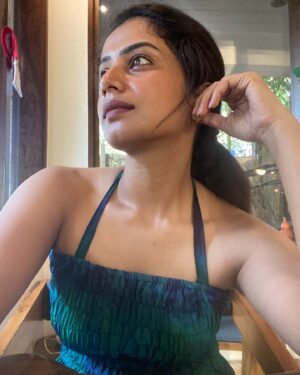 Parvathy Venkitaramanan Instagram - Be back never🧜🏿‍♀️