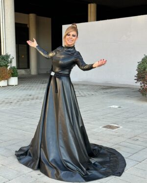Pastora Soler Instagram - Año nuevo ganas nuevas!!!!!!!
🤎🤎🤎🤎

Feliz año!!!

👗 @rafaelurquizar 
💄 @javierreyes_official 
💍 @lavictoriajoyas 

#añonuevo #2025 #enero #ganas