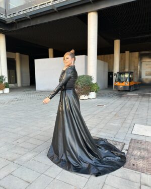 Pastora Soler Instagram - Año nuevo ganas nuevas!!!!!!!
🤎🤎🤎🤎

Feliz año!!!

👗 @rafaelurquizar 
💄 @javierreyes_official 
💍 @lavictoriajoyas 

#añonuevo #2025 #enero #ganas
