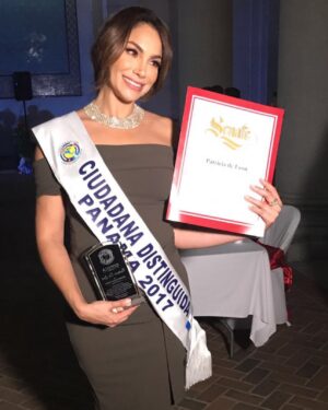 Patricia De Leon Instagram - #TBT ♥️bonito dia…31 años de trabajo…. No se fuman en pipa… y bueno, yo no conozco un día sin trabajar, y puedo decir que nada ha sido regalado ni con shortcuts …aqui les comparto unos cuantos momentos importantes de este journey..
.
#patriciadeleon 🇵🇦🇵🇦🇵🇦🇵🇦🇵🇦🇵🇦