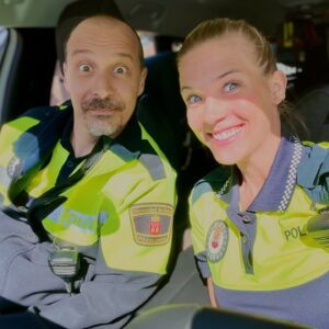 Patricia Montero Instagram - La chunga de Rocío se deja caer por #MachosAlfa3 @netflixes 🤣👮‍♀️ 

1. Con @raultejon 
2. Circule por favor 🤣
3. Crossfitera MODO ON
4. Miradas que matan 🫣
5. Rocío de noche 
6. Rocío de día @feleman 
7. Espalda Crossfitera 
8. Make Up Time 

Siempre un placer formar parte! Enhorabuena por esta pedazo de serie @contuberniofilms GRACIAS @alber_caballero @lauracaballero_ 

📸 3 y 7 @manuelfiestas