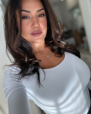 Pearl Gonzalez Instagram - October checklist: Work? Busy. Family? Beautiful. Training? Nonstop. Travel? Frequent flyer status. Love? Still looking! Learning? Always.

I’m so ready for November!! 💋✨🫶🏽👊🏼

#photodump #Life #fighter #commentary #training #work #home #October #Halloween #sandiego ⏭️ #chicago ⏭️ #florida ⏭️ #losangeles