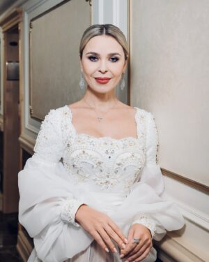 Pelageya Khanova Instagram - Дорогие!
С НОВЫМ ГОДОМ!
Всем, каждому, - счастья и здоровья!

#новыйгод