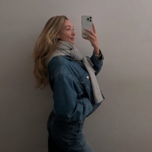 Penny Lane Instagram - ⚖️ ☺️🫀