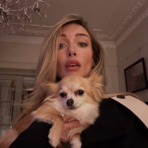 Penny Lane Instagram - ⚖️ ☺️🫀