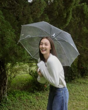Pichukkana Wongsarattanasin Instagram - วันสุดท้ายของปีแล้วววว~ 🌲🤍 มาส่งท้ายปีแบบมีความสุขกัน 🥰
