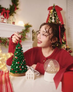 Pichukkana Wongsarattanasin Instagram - ❄️🎄🎁 𝐖𝐢𝐬𝐡𝐢𝐧𝐠 𝐲𝐨𝐮 𝐚 𝐛𝐥𝐞𝐬𝐬𝐞𝐝 𝐂𝐡𝐫𝐢𝐬𝐭𝐦𝐚𝐬~❤️🎅🏻🎉❄️