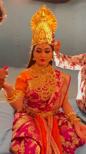 Piyali Munsi Instagram - “परा-अम्बा माता”

Dekhiye mujhe ek Naye Avatar mein in “Karmadhikari Shanidev” 🕉️🪷 #karmadhikarishanidev #shemarootv #starbharat #MaaLaxmi #aadishakti
