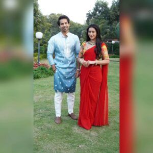 Piyali Munsi Instagram - Jhanak has entered Vihan's home. Has Vihan fallen in love with Jhanak?

Tune in every night at 10:30 PM to watch Jhanak, only on Star Plus!

"@jhanak_official @chakraborty.ankita8 @kunalrverma @hibanawab @piyalipmunsi @aslichandni @instantsachin @puneetpanjwani @ajoy.chakraborty87 @sunnysachdevaa @pisalkajal @patralichattopadhyay @krushalahuja9 @leenagangopadhyay @saib_albanerjee @donvanzara @donvanzara.official @naaradanusha @naaradsiddhantgill @naaradvedantgill"

#Jhanak #MagicMoments #StarPlus #LoveAndRelationships #FamilyDrama #NewChapter #JourneyOfLife #IndianTV #Entertainment #TVShow