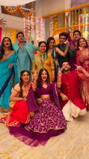 Piyali Munsi Instagram - Kaun bola makhwana men dont love there biwis… 
#instagram #instadaily #reels #reelsinstagram #reelitfeelit #reelkarofeelkaro #pandyastore #starplus #cholly #actorslife #actor #abhisheksharma #nawal #rohitchandel #priyanshiyadav
