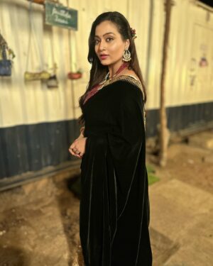 Piyali Munsi Instagram - ভোর হবে ঠিকই রাত জানতো,
যতটুকু জড়িয়ে থাকা যায়❤️